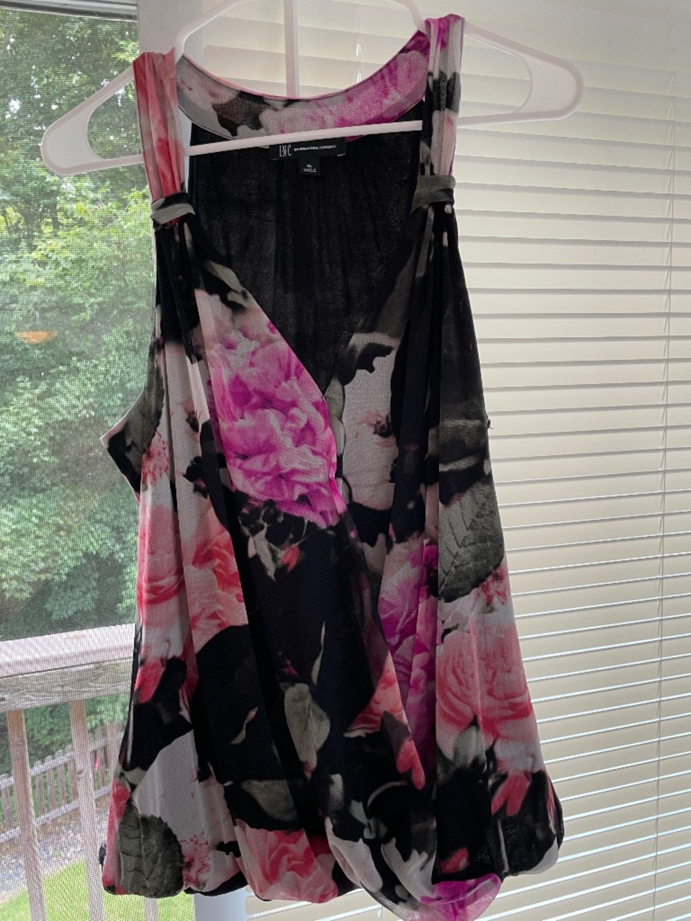 Beautiful Black & Floral  V Neck sleeveless halter